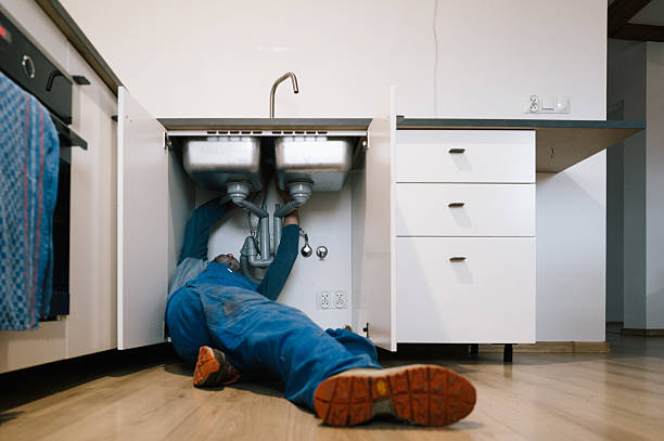 Professional Plumbing technician working in Sunset, TX